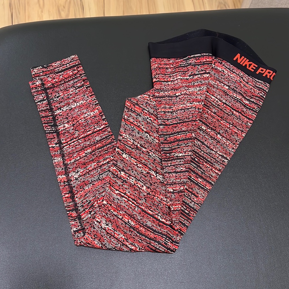 Nike Pro leggings sz S only worn once